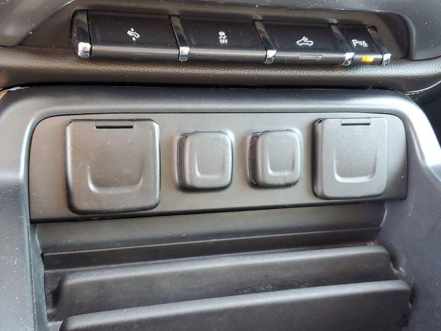 2017 Black /Jet Black Chevrolet Silverado 1500 LTZ Crew Cab Long Box 4WD (3GCUKSEC6HG) with an 5.3L V8 OHV 16V engine, 6A transmission, located at 6064 Gull Rd, Kalamazoo, MI, 49048, (269) 222-0088, 42.328388, -85.512924 - For those seeking a blend of power and luxury, look no further than this exceptional 2017 Chevrolet Silverado 1500 LTZ. This robust pickup combines a commanding V8, 5.3L engine with 4WD capabilities, ensuring you conquer any terrain with confidence. Whether you're navigating city streets or rugged t - Photo#23