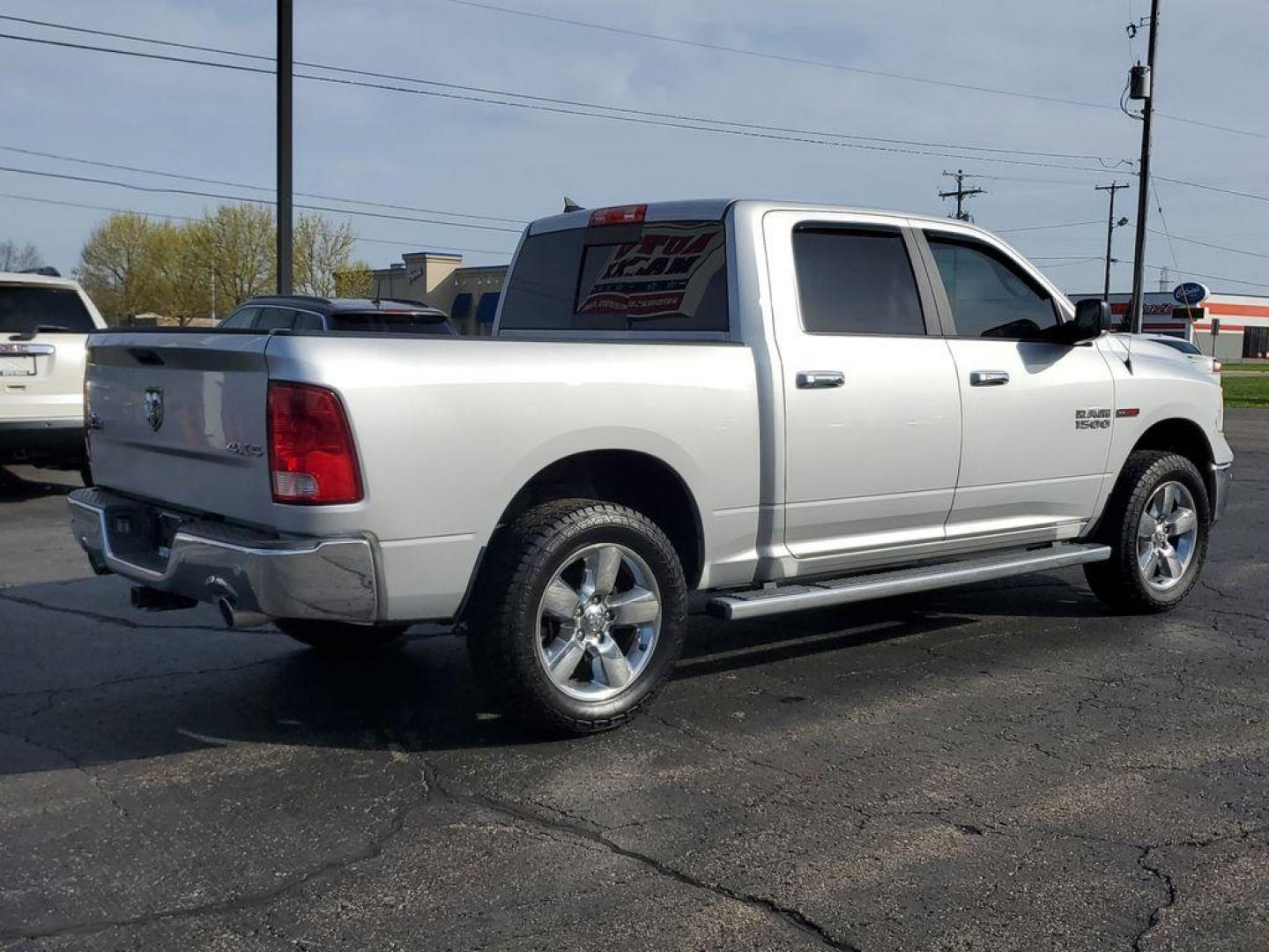 2017 Bright Silver Metallic Clearcoat /Diesel Gray/Black RAM 1500 SLT Crew Cab SWB 4WD (1C6RR7LM7HS) with an 3.0L V6 DIESEL engine, 8A transmission, located at 6064 Gull Rd, Kalamazoo, MI, 49048, (269) 222-0088, 42.328388, -85.512924 - Unleash the power and versatility of the 2017 Ram 1500 Big Horn, a truck that perfectly marries rugged capability with modern luxury. Equipped with a robust V6, 3.0L engine and dependable 4WD, this powerhouse is ready to tackle any terrain or weather condition with ease, making it your ideal partner - Photo#3