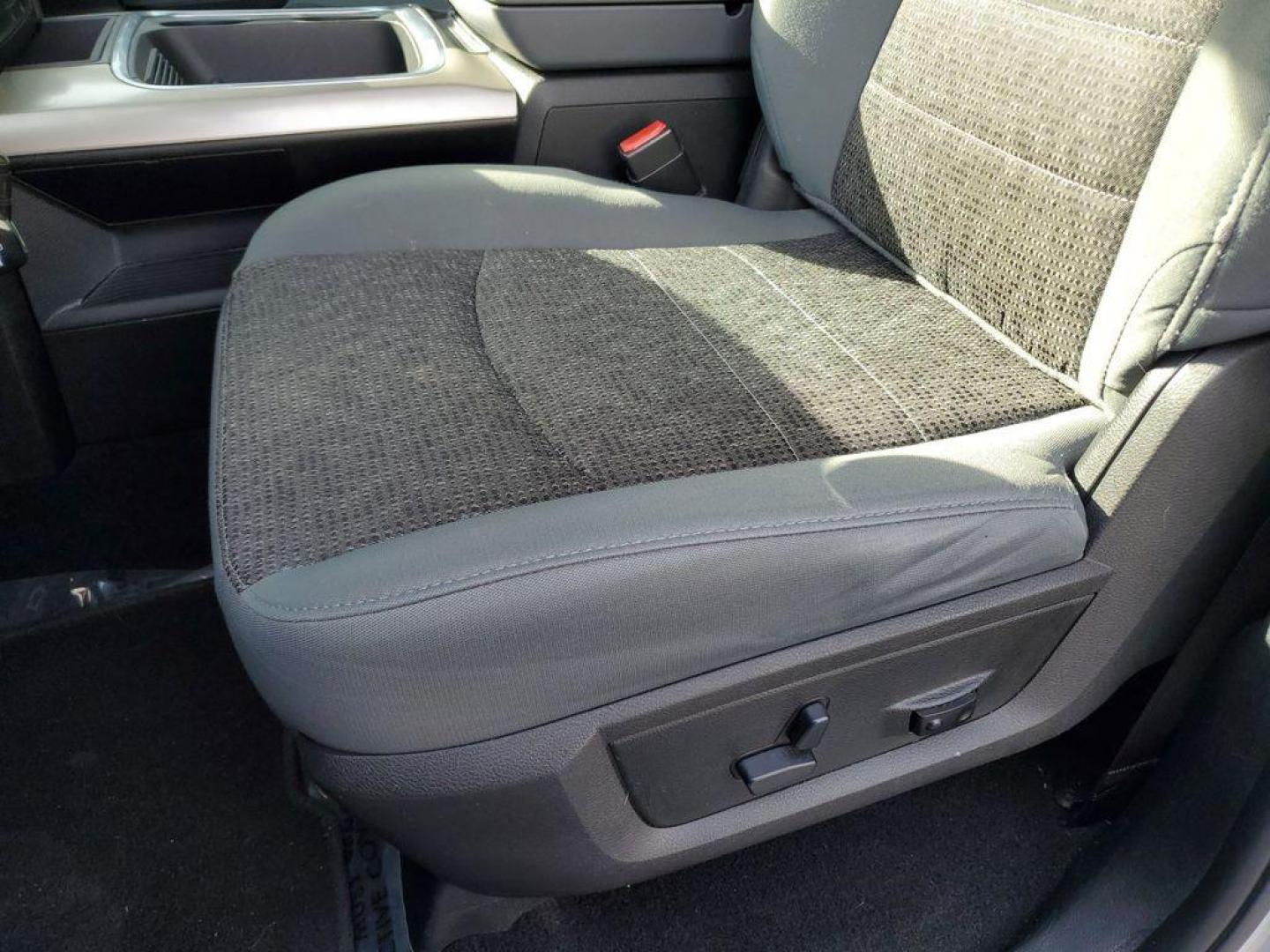 2017 Bright Silver Metallic Clearcoat /Diesel Gray/Black RAM 1500 SLT Crew Cab SWB 4WD (1C6RR7LM7HS) with an 3.0L V6 DIESEL engine, 8A transmission, located at 6064 Gull Rd, Kalamazoo, MI, 49048, (269) 222-0088, 42.328388, -85.512924 - Unleash the power and versatility of the 2017 Ram 1500 Big Horn, a truck that perfectly marries rugged capability with modern luxury. Equipped with a robust V6, 3.0L engine and dependable 4WD, this powerhouse is ready to tackle any terrain or weather condition with ease, making it your ideal partner - Photo#12