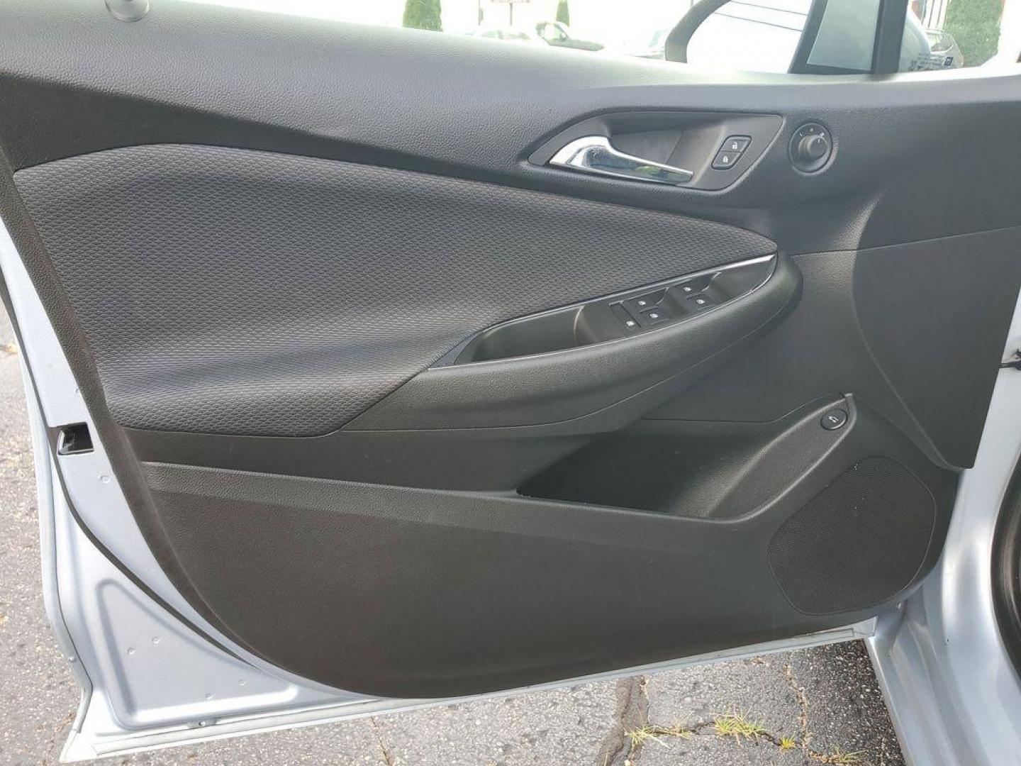 2018 Arctic Blue Metallic /Jet Black Chevrolet Cruze LS Auto (1G1BC5SM1J7) with an 1.4L L4 DOHC 16V TURBO engine, 6A transmission, located at 6064 Gull Rd, Kalamazoo, MI, 49048, (269) 222-0088, 42.328388, -85.512924 - Discover the perfect blend of efficiency, technology, and style with this 2018 Chevrolet Cruze LS. This meticulously maintained vehicle offers front-wheel drive and is powered by a fuel-efficient 1.4L, 4-cylinder engine, making it an ideal choice for both city driving and weekend getaways. <br><br>S - Photo#9