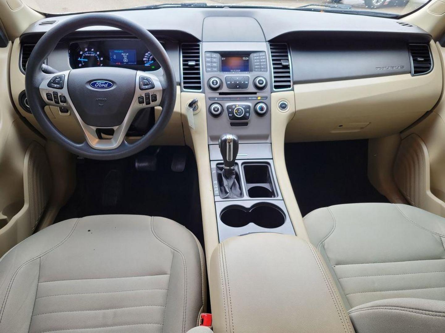 2018 Ingot Silver Metallic /Dune Ford Taurus SE FWD (1FAHP2D89JG) with an 3.5L V6 DOHC 24V engine, 6A transmission, located at 234 Columbia Ave, Battle Creek, MI, 49015, (269) 222-0088, 42.298264, -85.192543 - <b>Vehicle Details</b><br>Discover the perfect blend of style, performance, and technology with our 2018 Ford Taurus SE. This well-maintained vehicle is equipped with a robust V6, 3.5L engine paired with Front-Wheel Drive, delivering a smooth and responsive driving experience. Ideal for both daily c - Photo#21
