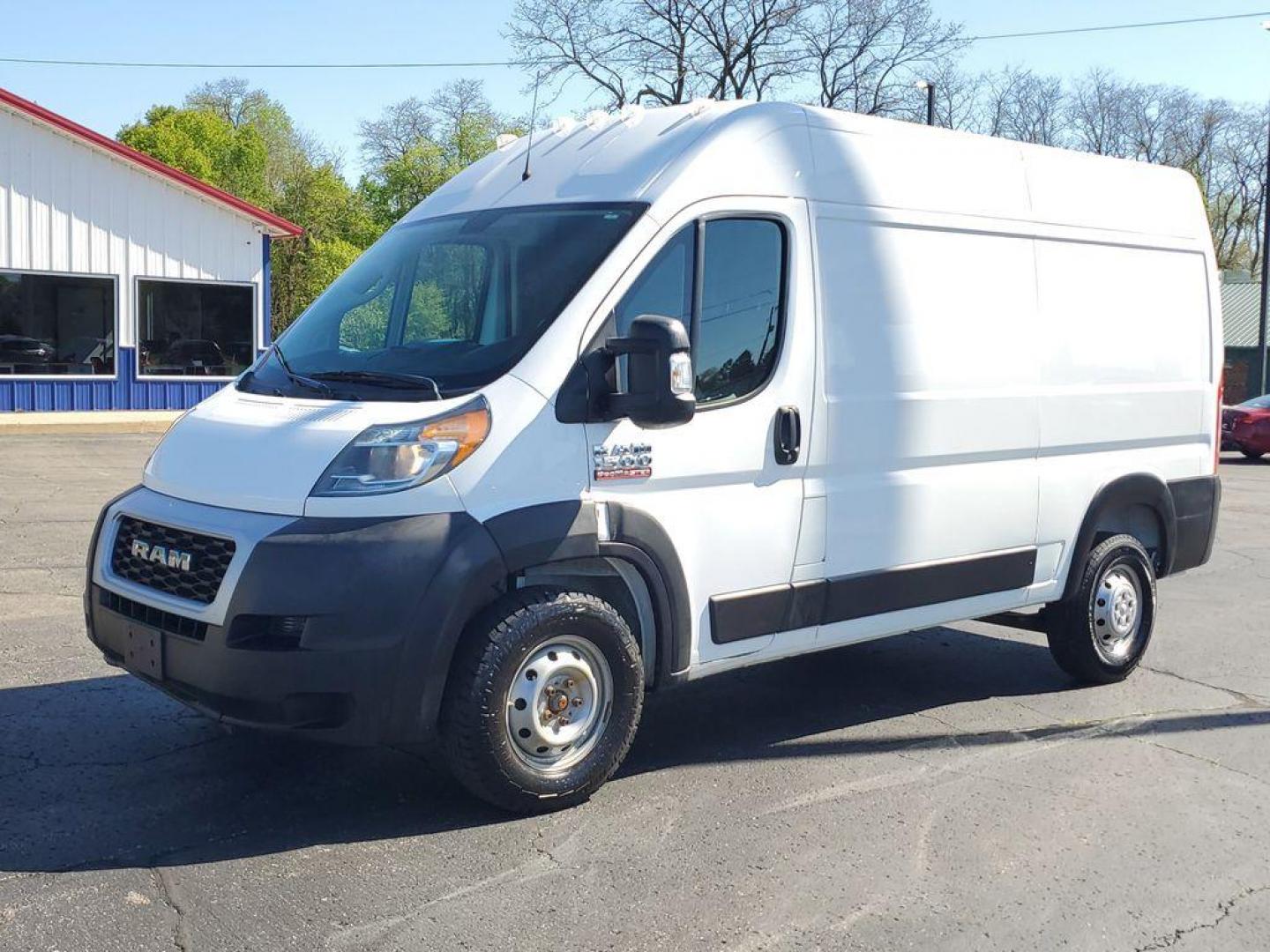 2019 Bright White Clearcoat /Black RAM Promaster 1500 High Roof Tradesman 136-in. WB (3C6TRVBG2KE) with an 3.6L V6 engine, 6A transmission, located at 6064 Gull Rd, Kalamazoo, MI, 49048, (269) 222-0088, 42.328388, -85.512924 - Discover the perfect blend of versatility and reliability with our 2019 Ram ProMaster 1500 High Roof 136WB. This exceptional van is designed to meet all your business or personal transport needs, boasting a powerful V6, 3.6L engine and Front-Wheel Drive for responsive handling and a smooth driving e - Photo#1