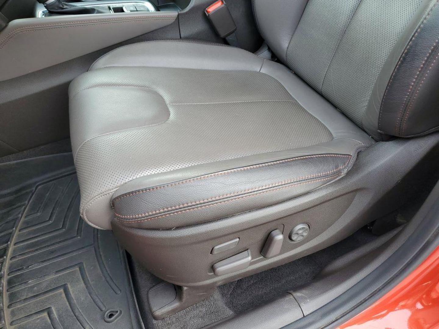 2020 Lava Orange /Espresso/Gray Hyundai Santa Fe Ultimate 2.0T AWD (5NMS5CAA7LH) with an 2.0L L4 DOHC 16V TURBO engine, 6A transmission, located at 6064 Gull Rd, Kalamazoo, MI, 49048, (269) 222-0088, 42.328388, -85.512924 - <b>Summary</b><br>NAVIGATION PACKAGE Power Moonroof<br><br><b>Vehicle Details</b><br>Discover the pristine elegance and unbeatable performance of the 2020 Hyundai Santa Fe Limited, the ultimate vehicle for those who crave adventure without compromising on luxury. With only 0 miles on the odometer, t - Photo#15