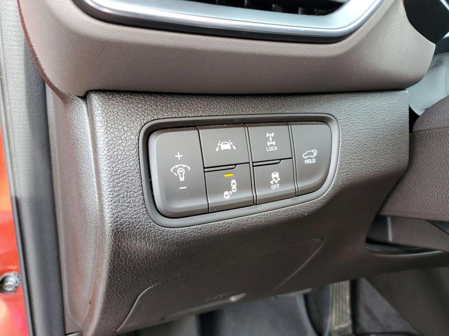 2020 Lava Orange /Espresso/Gray Hyundai Santa Fe Ultimate 2.0T AWD (5NMS5CAA7LH) with an 2.0L L4 DOHC 16V TURBO engine, 6A transmission, located at 6064 Gull Rd, Kalamazoo, MI, 49048, (269) 222-0088, 42.328388, -85.512924 - <b>Summary</b><br>NAVIGATION PACKAGE Power Moonroof<br><br><b>Vehicle Details</b><br>Discover the pristine elegance and unbeatable performance of the 2020 Hyundai Santa Fe Limited, the ultimate vehicle for those who crave adventure without compromising on luxury. With only 0 miles on the odometer, t - Photo#18