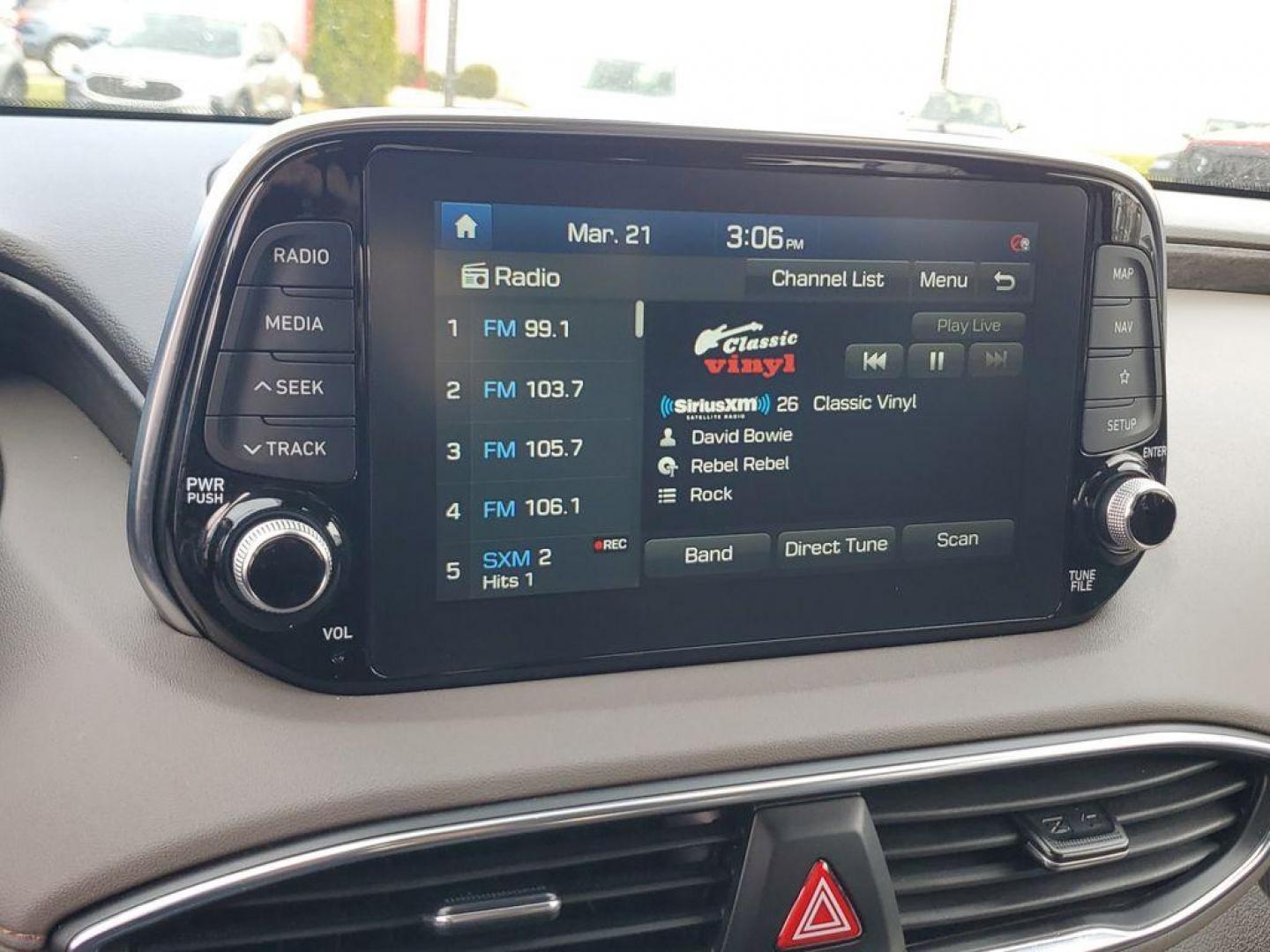 2020 Lava Orange /Espresso/Gray Hyundai Santa Fe Ultimate 2.0T AWD (5NMS5CAA7LH) with an 2.0L L4 DOHC 16V TURBO engine, 6A transmission, located at 6064 Gull Rd, Kalamazoo, MI, 49048, (269) 222-0088, 42.328388, -85.512924 - <b>Summary</b><br>NAVIGATION PACKAGE Power Moonroof<br><br><b>Vehicle Details</b><br>Discover the pristine elegance and unbeatable performance of the 2020 Hyundai Santa Fe Limited, the ultimate vehicle for those who crave adventure without compromising on luxury. With only 0 miles on the odometer, t - Photo#24