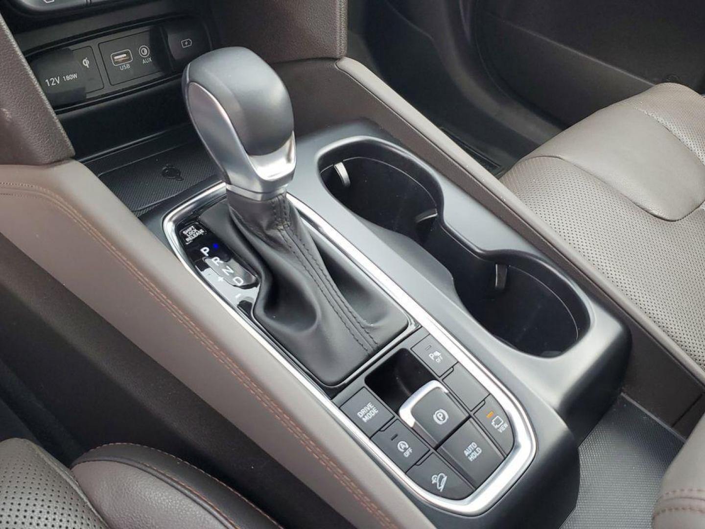 2020 Lava Orange /Espresso/Gray Hyundai Santa Fe Ultimate 2.0T AWD (5NMS5CAA7LH) with an 2.0L L4 DOHC 16V TURBO engine, 6A transmission, located at 6064 Gull Rd, Kalamazoo, MI, 49048, (269) 222-0088, 42.328388, -85.512924 - <b>Summary</b><br>NAVIGATION PACKAGE Power Moonroof<br><br><b>Vehicle Details</b><br>Discover the pristine elegance and unbeatable performance of the 2020 Hyundai Santa Fe Limited, the ultimate vehicle for those who crave adventure without compromising on luxury. With only 0 miles on the odometer, t - Photo#27
