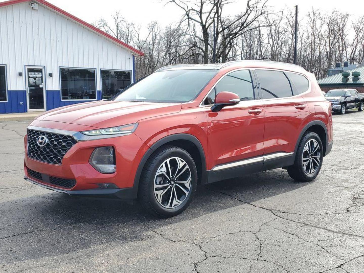 2020 Lava Orange /Espresso/Gray Hyundai Santa Fe Ultimate 2.0T AWD (5NMS5CAA7LH) with an 2.0L L4 DOHC 16V TURBO engine, 6A transmission, located at 6064 Gull Rd, Kalamazoo, MI, 49048, (269) 222-0088, 42.328388, -85.512924 - <b>Summary</b><br>NAVIGATION PACKAGE Power Moonroof<br><br><b>Vehicle Details</b><br>Discover the pristine elegance and unbeatable performance of the 2020 Hyundai Santa Fe Limited, the ultimate vehicle for those who crave adventure without compromising on luxury. With only 0 miles on the odometer, t - Photo#1