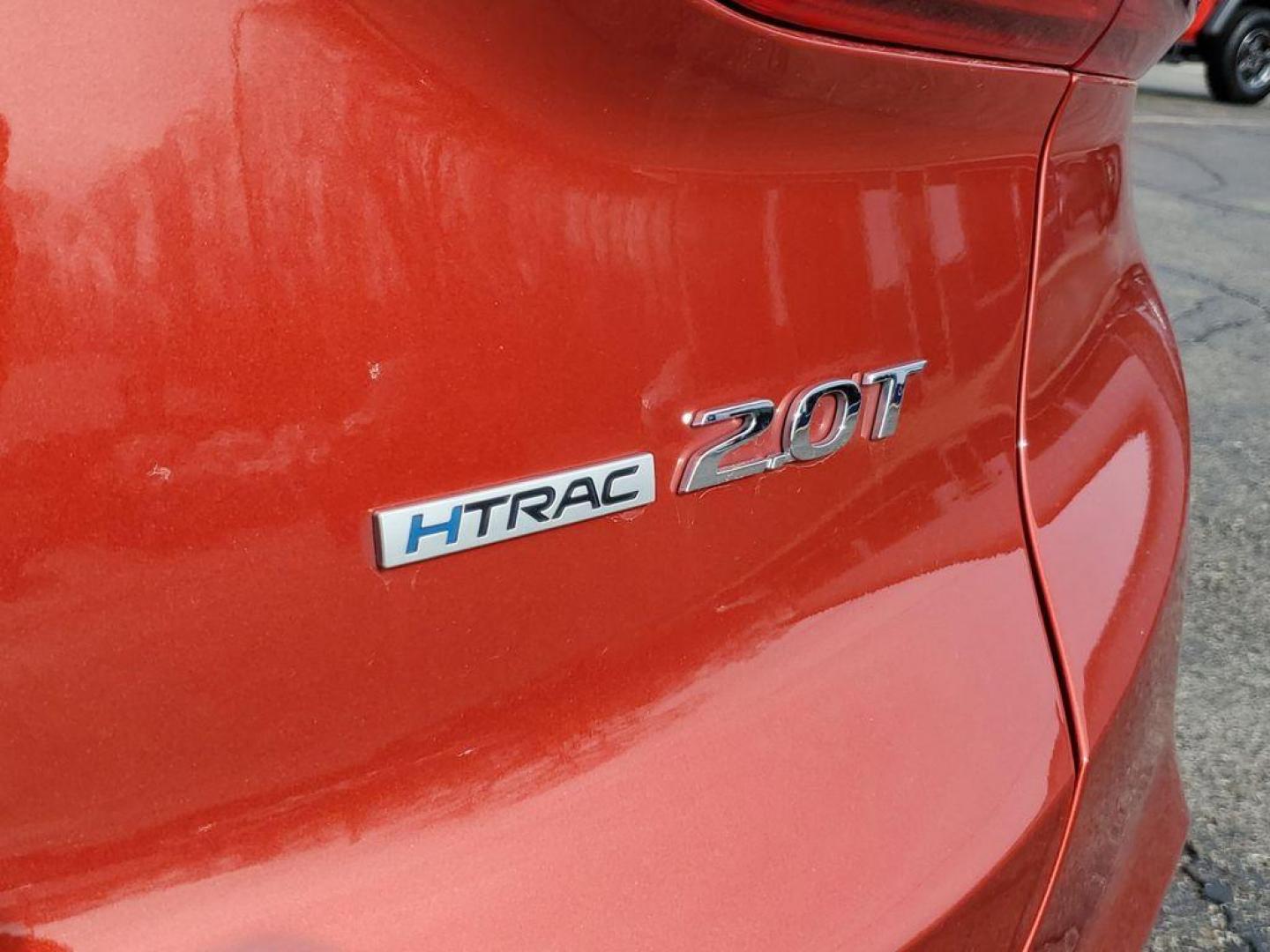 2020 Lava Orange /Espresso/Gray Hyundai Santa Fe Ultimate 2.0T AWD (5NMS5CAA7LH) with an 2.0L L4 DOHC 16V TURBO engine, 6A transmission, located at 6064 Gull Rd, Kalamazoo, MI, 49048, (269) 222-0088, 42.328388, -85.512924 - <b>Summary</b><br>NAVIGATION PACKAGE Power Moonroof<br><br><b>Vehicle Details</b><br>Discover the pristine elegance and unbeatable performance of the 2020 Hyundai Santa Fe Limited, the ultimate vehicle for those who crave adventure without compromising on luxury. With only 0 miles on the odometer, t - Photo#6