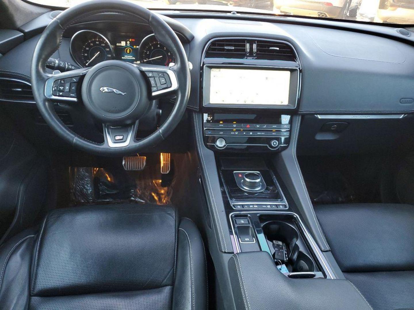 2020 Meribel White Pearl Satin /Ebony/Light Oyster Stitch Jaguar F-Pace S (SADCM2FVXLA) with an 3.0L V6 DOHC 24V SUPERCHARGED engine, 8A transmission, located at 6064 Gull Rd, Kalamazoo, MI, 49048, (269) 222-0088, 42.328388, -85.512924 - **Equipment listed is based on original vehicle build and subject to change. Please confirm the accuracy of the included equipment by calling the dealer prior to purchase.** - Photo#28