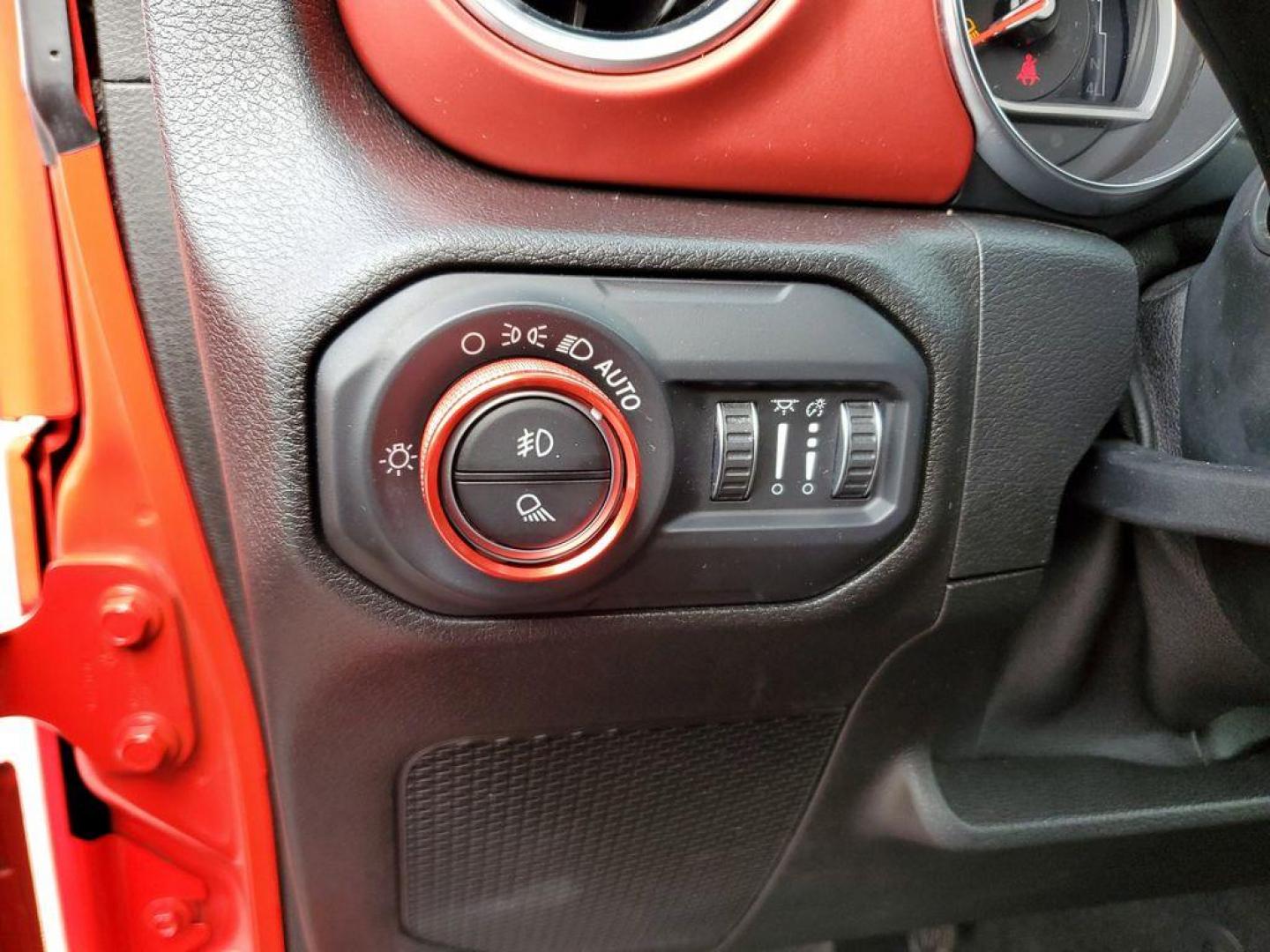 2020 Red /Black Jeep Gladiator Rubicon (1C6JJTBG9LL) with an 3.6L V6 DOHC 24V engine, 6M transmission, located at 6064 Gull Rd, Kalamazoo, MI, 49048, (269) 222-0088, 42.328388, -85.512924 - Discover rugged capability and modern luxury with this 2020 Jeep Gladiator Rubicon, designed to take you places others only dream of. Equipped with a powerful V6, 3.6L engine and 4WD, this Jeep Gladiator is the ultimate off-road companion, ready to tackle any terrain with confidence.<br><br>This str - Photo#15