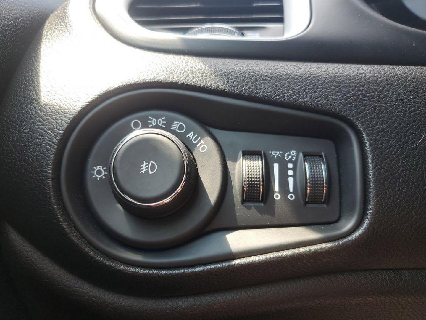 2020 Colorado Red Clearcoat /Black Jeep Renegade Latitude 4WD (ZACNJBBB4LP) with an 2.4L L4 DOHC 16V engine, 9A transmission, located at 234 Columbia Ave, Battle Creek, MI, 49015, (269) 222-0088, 42.298264, -85.192543 - <b>Vehicle Details</b><br>Get ready to conquer the roads with this stunning 2020 Jeep Renegade Latitude! This adventure-ready SUV is the perfect blend of rugged capability and modern sophistication. With its robust 4WD system, you'll easily tackle any terrain, whether you're navigating city streets - Photo#9