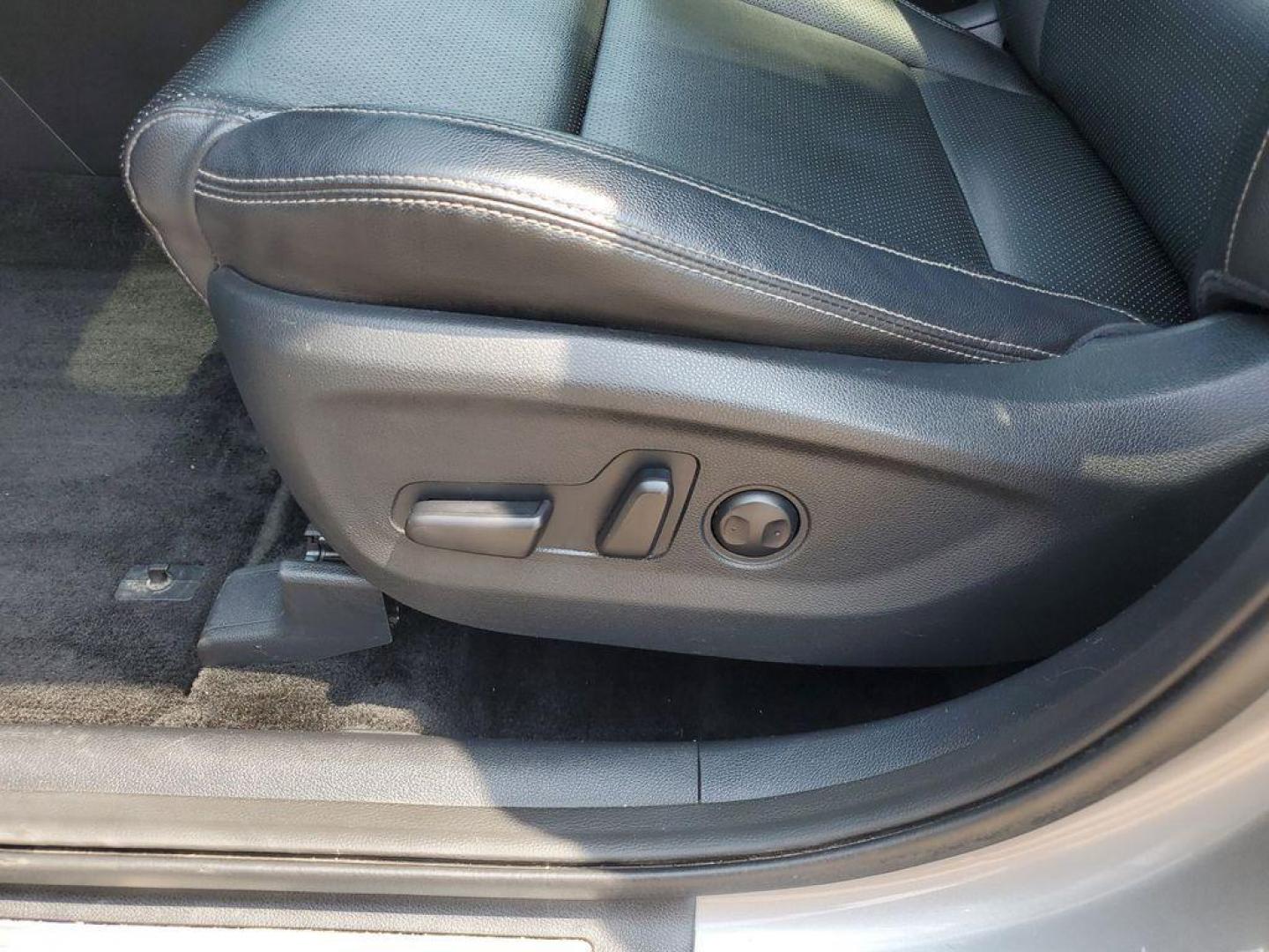 2020 Steel Gray /Black Kia Sportage S AWD (KNDP6CAC5L7) with an 2.4L V6 DOHC 24V engine, 6A transmission, located at 234 Columbia Ave, Battle Creek, MI, 49015, (269) 222-0088, 42.298264, -85.192543 - <b>Vehicle Details</b><br>Get ready to elevate your driving experience with this stunning 2020 Kia Sportage S, equipped with All-Wheel Drive and a robust 4-cylinder, 2.4L engine. This versatile SUV is perfect for those who crave adventure and demand performance without compromising on style. Step - Photo#9