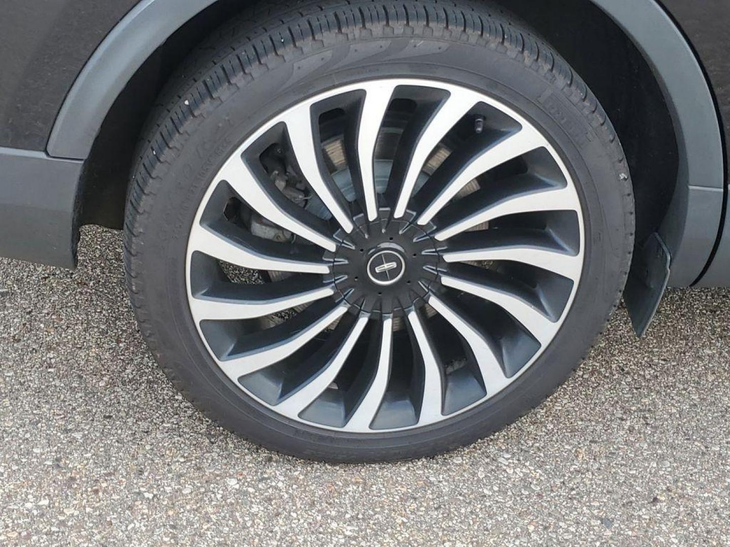 2020 Infinite Black /Alpine Lincoln Nautilus Black Label AWD (2LMPJ9JP7LB) with an 2.7L V6 DOHC 24V engine, 6A transmission, located at 234 Columbia Ave, Battle Creek, MI, 49015, (269) 222-0088, 42.298264, -85.192543 - <b>Vehicle Details</b><br>Discover the epitome of luxury and performance with this exquisite 2020 Lincoln Nautilus Black Label. Equipped with an advanced All-Wheel Drive system, this SUV ensures a confident and smooth driving experience across various terrains. At its heart lies a robust V6, 2.7L tu - Photo#4