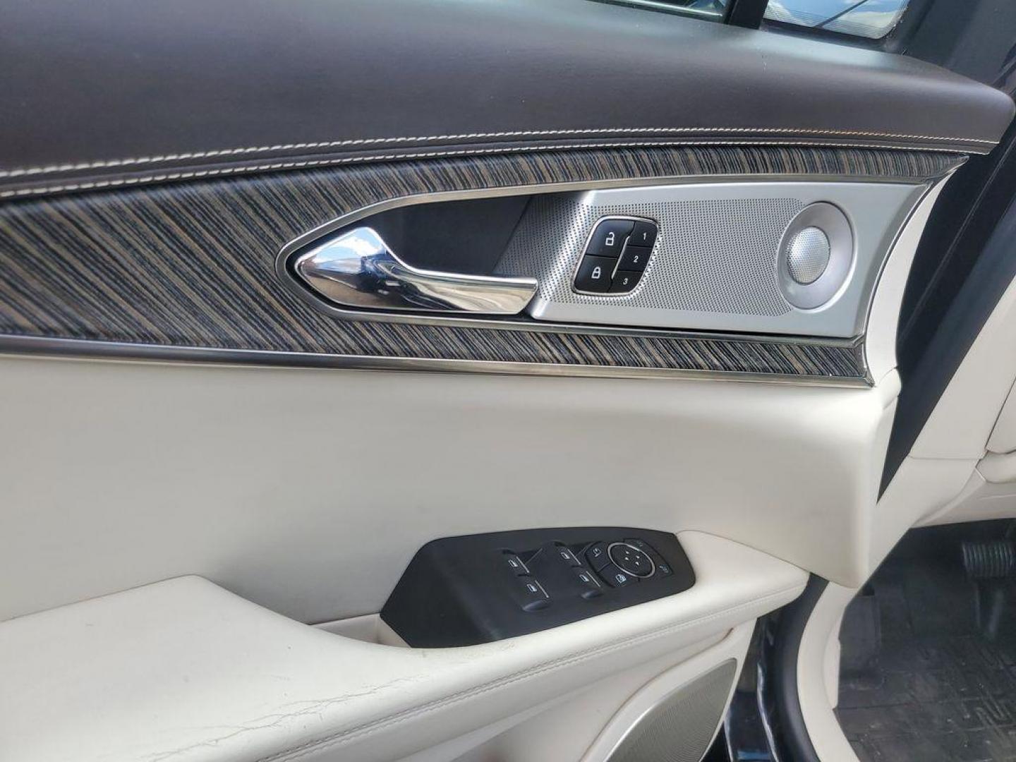 2020 Infinite Black /Alpine Lincoln Nautilus Black Label AWD (2LMPJ9JP7LB) with an 2.7L V6 DOHC 24V engine, 6A transmission, located at 234 Columbia Ave, Battle Creek, MI, 49015, (269) 222-0088, 42.298264, -85.192543 - <b>Vehicle Details</b><br>Discover the epitome of luxury and performance with this exquisite 2020 Lincoln Nautilus Black Label. Equipped with an advanced All-Wheel Drive system, this SUV ensures a confident and smooth driving experience across various terrains. At its heart lies a robust V6, 2.7L tu - Photo#6