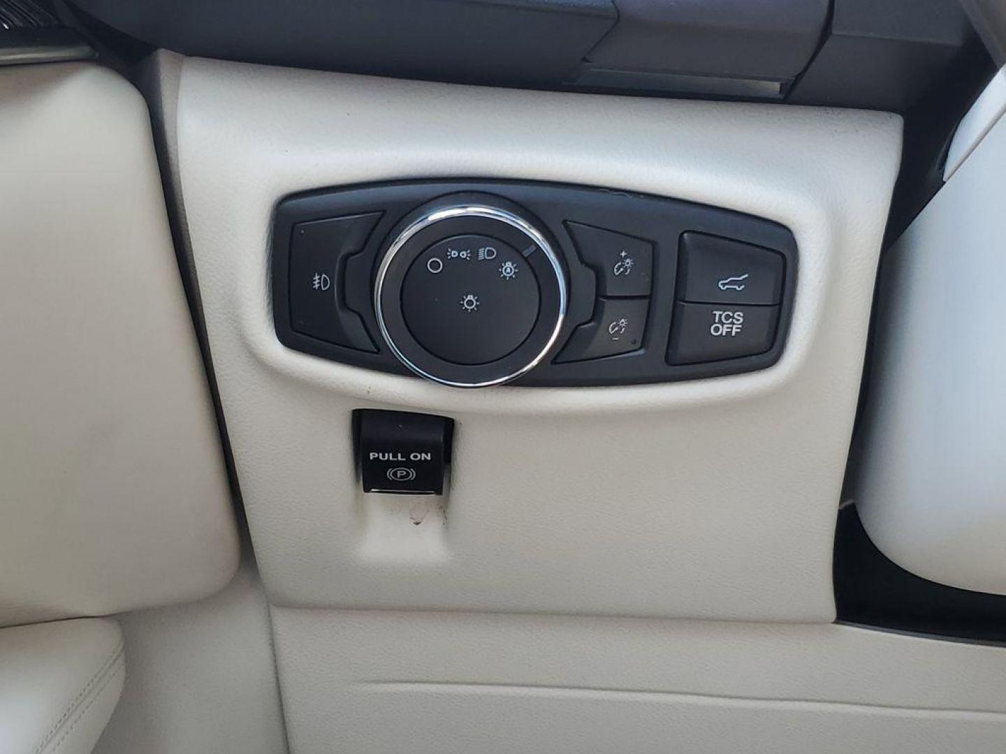 2020 Infinite Black /Alpine Lincoln Nautilus Black Label AWD (2LMPJ9JP7LB) with an 2.7L V6 DOHC 24V engine, 6A transmission, located at 234 Columbia Ave, Battle Creek, MI, 49015, (269) 222-0088, 42.298264, -85.192543 - <b>Vehicle Details</b><br>Discover the epitome of luxury and performance with this exquisite 2020 Lincoln Nautilus Black Label. Equipped with an advanced All-Wheel Drive system, this SUV ensures a confident and smooth driving experience across various terrains. At its heart lies a robust V6, 2.7L tu - Photo#12
