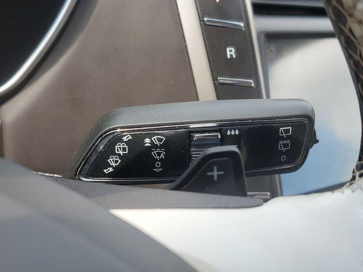 2020 Infinite Black /Alpine Lincoln Nautilus Black Label AWD (2LMPJ9JP7LB) with an 2.7L V6 DOHC 24V engine, 6A transmission, located at 234 Columbia Ave, Battle Creek, MI, 49015, (269) 222-0088, 42.298264, -85.192543 - <b>Vehicle Details</b><br>Discover the epitome of luxury and performance with this exquisite 2020 Lincoln Nautilus Black Label. Equipped with an advanced All-Wheel Drive system, this SUV ensures a confident and smooth driving experience across various terrains. At its heart lies a robust V6, 2.7L tu - Photo#16