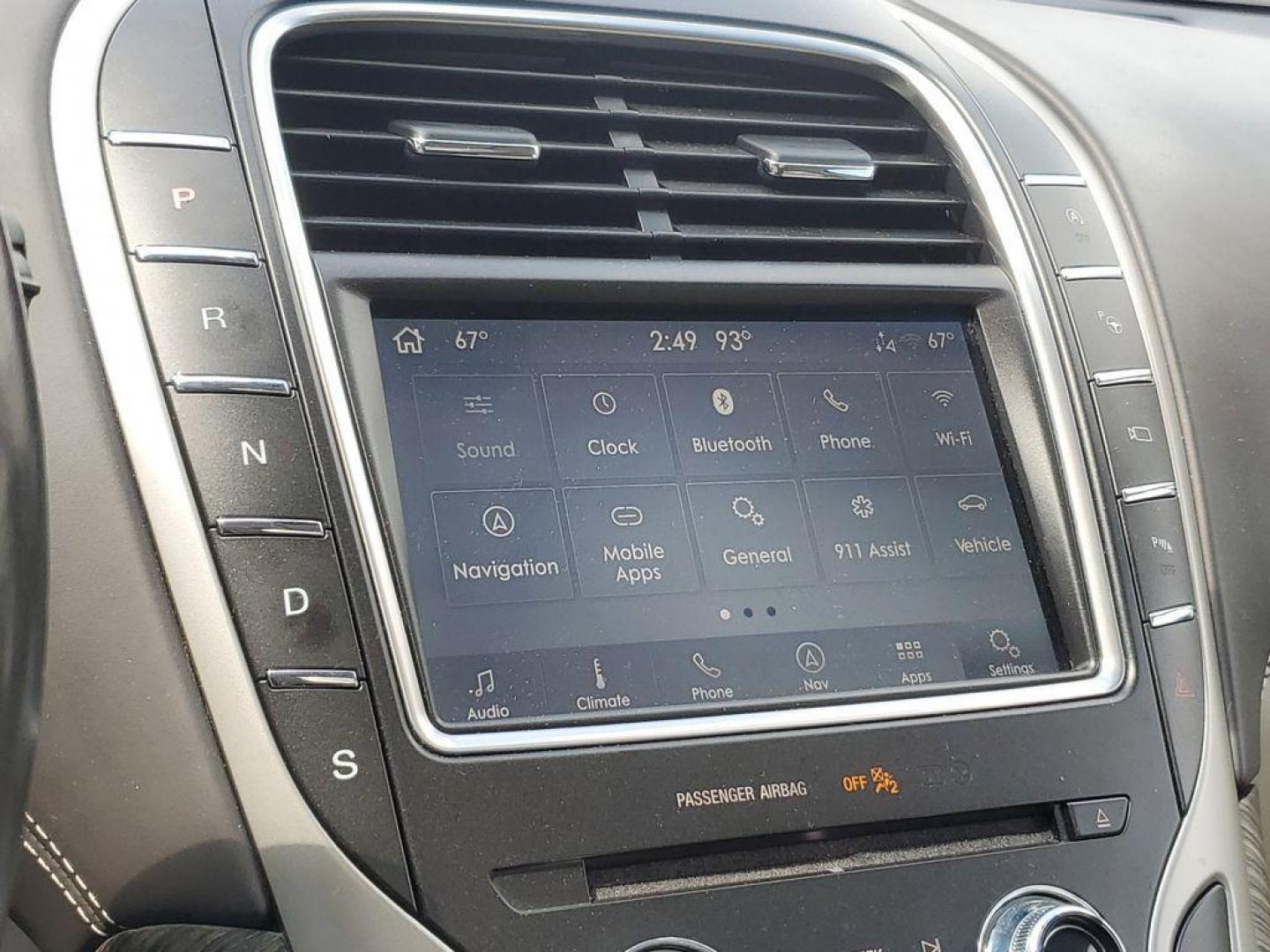 2020 Infinite Black /Alpine Lincoln Nautilus Black Label AWD (2LMPJ9JP7LB) with an 2.7L V6 DOHC 24V engine, 6A transmission, located at 234 Columbia Ave, Battle Creek, MI, 49015, (269) 222-0088, 42.298264, -85.192543 - <b>Vehicle Details</b><br>Discover the epitome of luxury and performance with this exquisite 2020 Lincoln Nautilus Black Label. Equipped with an advanced All-Wheel Drive system, this SUV ensures a confident and smooth driving experience across various terrains. At its heart lies a robust V6, 2.7L tu - Photo#17