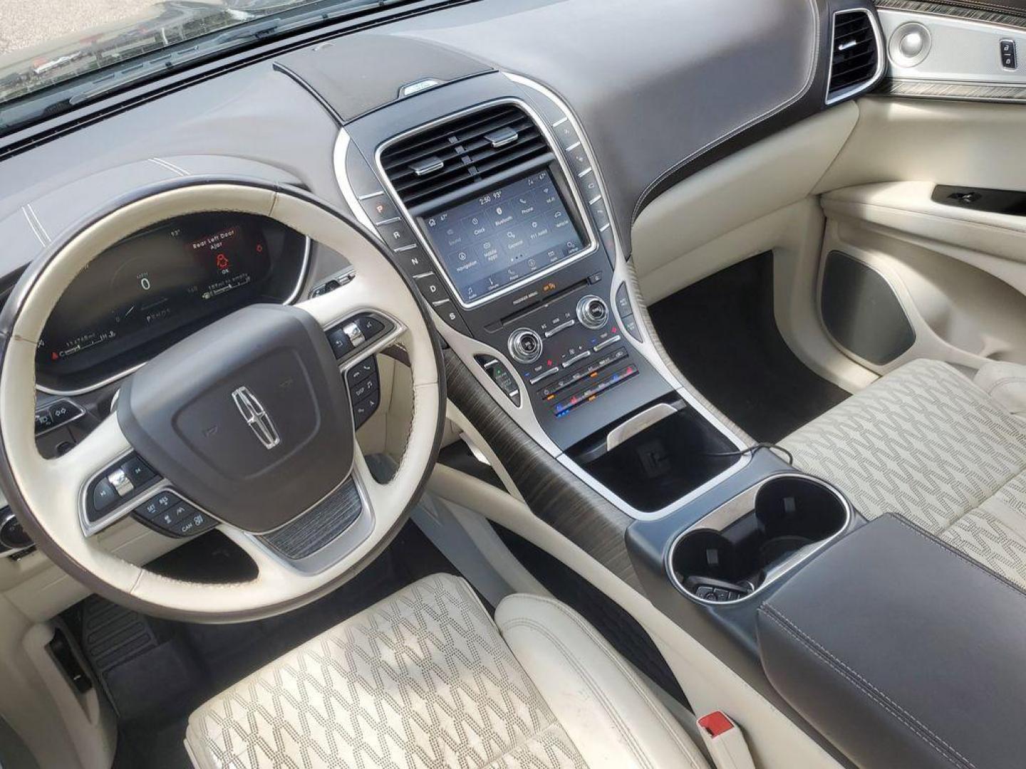 2020 Infinite Black /Alpine Lincoln Nautilus Black Label AWD (2LMPJ9JP7LB) with an 2.7L V6 DOHC 24V engine, 6A transmission, located at 234 Columbia Ave, Battle Creek, MI, 49015, (269) 222-0088, 42.298264, -85.192543 - <b>Vehicle Details</b><br>Discover the epitome of luxury and performance with this exquisite 2020 Lincoln Nautilus Black Label. Equipped with an advanced All-Wheel Drive system, this SUV ensures a confident and smooth driving experience across various terrains. At its heart lies a robust V6, 2.7L tu - Photo#26