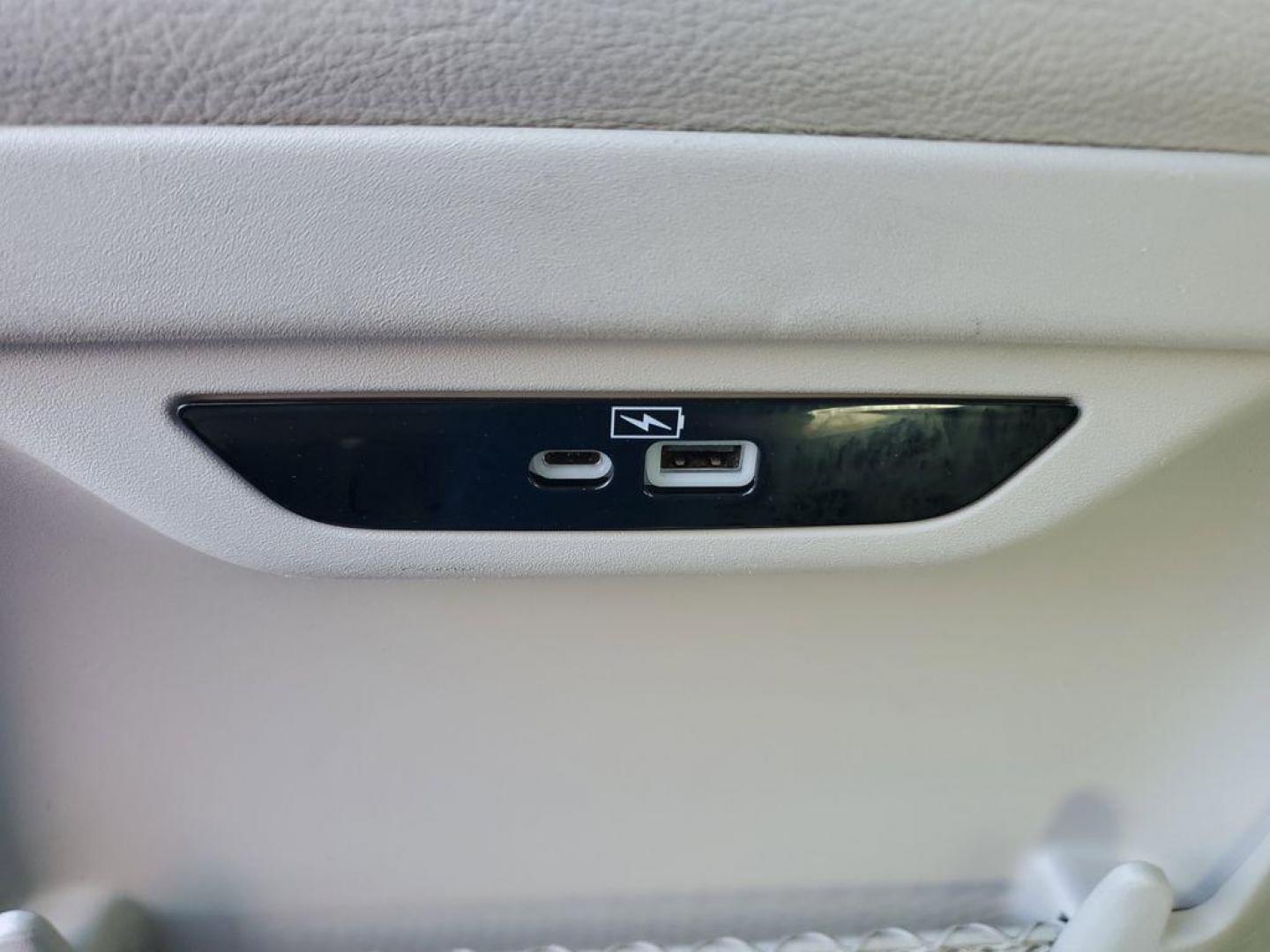 2021 Luxury White Pearlcoat /Alloy/Black Chrysler Pacifica Touring-L (2C4RC1BG1MR) with an 3.6L V6 DOHC 24V engine, 9A transmission, located at 6064 Gull Rd, Kalamazoo, MI, 49048, (269) 222-0088, 42.328388, -85.512924 - <b>Vehicle Details</b><br>Discover the unparalleled comfort and sophistication of the 2021 Chrysler Pacifica Touring L, a minivan designed with both family and style in mind. This pristine model, with 0 miles on the odometer, offers an impressive blend of performance and luxury. Under the hood, you' - Photo#10