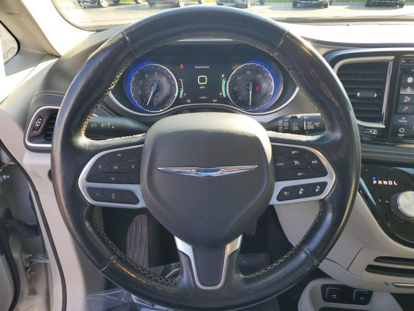 2021 Luxury White Pearlcoat /Alloy/Black Chrysler Pacifica Touring-L (2C4RC1BG1MR) with an 3.6L V6 DOHC 24V engine, 9A transmission, located at 6064 Gull Rd, Kalamazoo, MI, 49048, (269) 222-0088, 42.328388, -85.512924 - <b>Vehicle Details</b><br>Discover the unparalleled comfort and sophistication of the 2021 Chrysler Pacifica Touring L, a minivan designed with both family and style in mind. This pristine model, with 0 miles on the odometer, offers an impressive blend of performance and luxury. Under the hood, you' - Photo#17