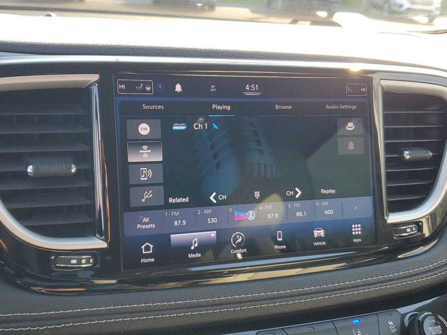 2021 Luxury White Pearlcoat /Alloy/Black Chrysler Pacifica Touring-L (2C4RC1BG1MR) with an 3.6L V6 DOHC 24V engine, 9A transmission, located at 6064 Gull Rd, Kalamazoo, MI, 49048, (269) 222-0088, 42.328388, -85.512924 - <b>Vehicle Details</b><br>Discover the unparalleled comfort and sophistication of the 2021 Chrysler Pacifica Touring L, a minivan designed with both family and style in mind. This pristine model, with 0 miles on the odometer, offers an impressive blend of performance and luxury. Under the hood, you' - Photo#21