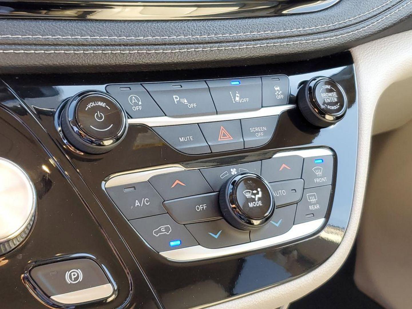 2021 Luxury White Pearlcoat /Alloy/Black Chrysler Pacifica Touring-L (2C4RC1BG1MR) with an 3.6L V6 DOHC 24V engine, 9A transmission, located at 6064 Gull Rd, Kalamazoo, MI, 49048, (269) 222-0088, 42.328388, -85.512924 - <b>Vehicle Details</b><br>Discover the unparalleled comfort and sophistication of the 2021 Chrysler Pacifica Touring L, a minivan designed with both family and style in mind. This pristine model, with 0 miles on the odometer, offers an impressive blend of performance and luxury. Under the hood, you' - Photo#23