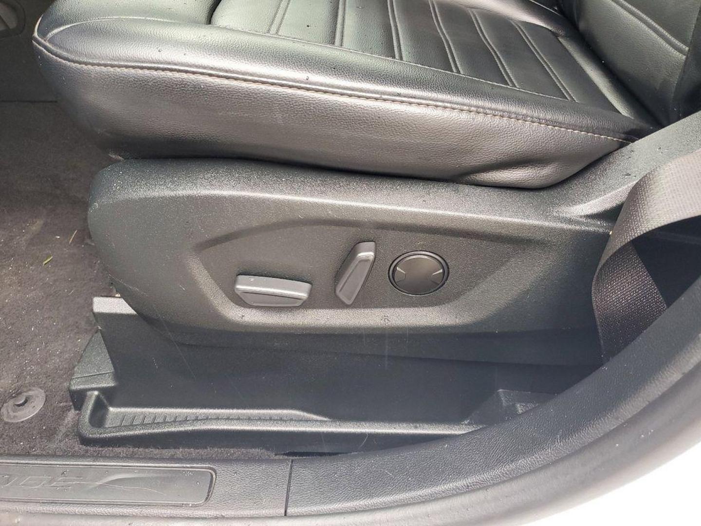 2022 Oxford White /Ebony Ford Edge SEL AWD (2FMPK4J90NB) with an 2.0L L4 DOHC 16V engine, 6A transmission, located at 234 Columbia Ave, Battle Creek, MI, 49015, (269) 222-0088, 42.298264, -85.192543 - Equipment Group 201A: 18" Sparkle Silver-Painted Aluminum Wheels; 3.80 Axle Ratio; ActiveX Seating Material Heated Bucket Seats; 8-Speed Automatic Transmission with SelectShift; Twin-Scroll 2.0L EcoBoost Engine; 245/60R18 AS BSW Tires; TBD GVWR; AM/FM Stereo/MP3 Capable Radio Mini Spare Wheel LED Da - Photo#8