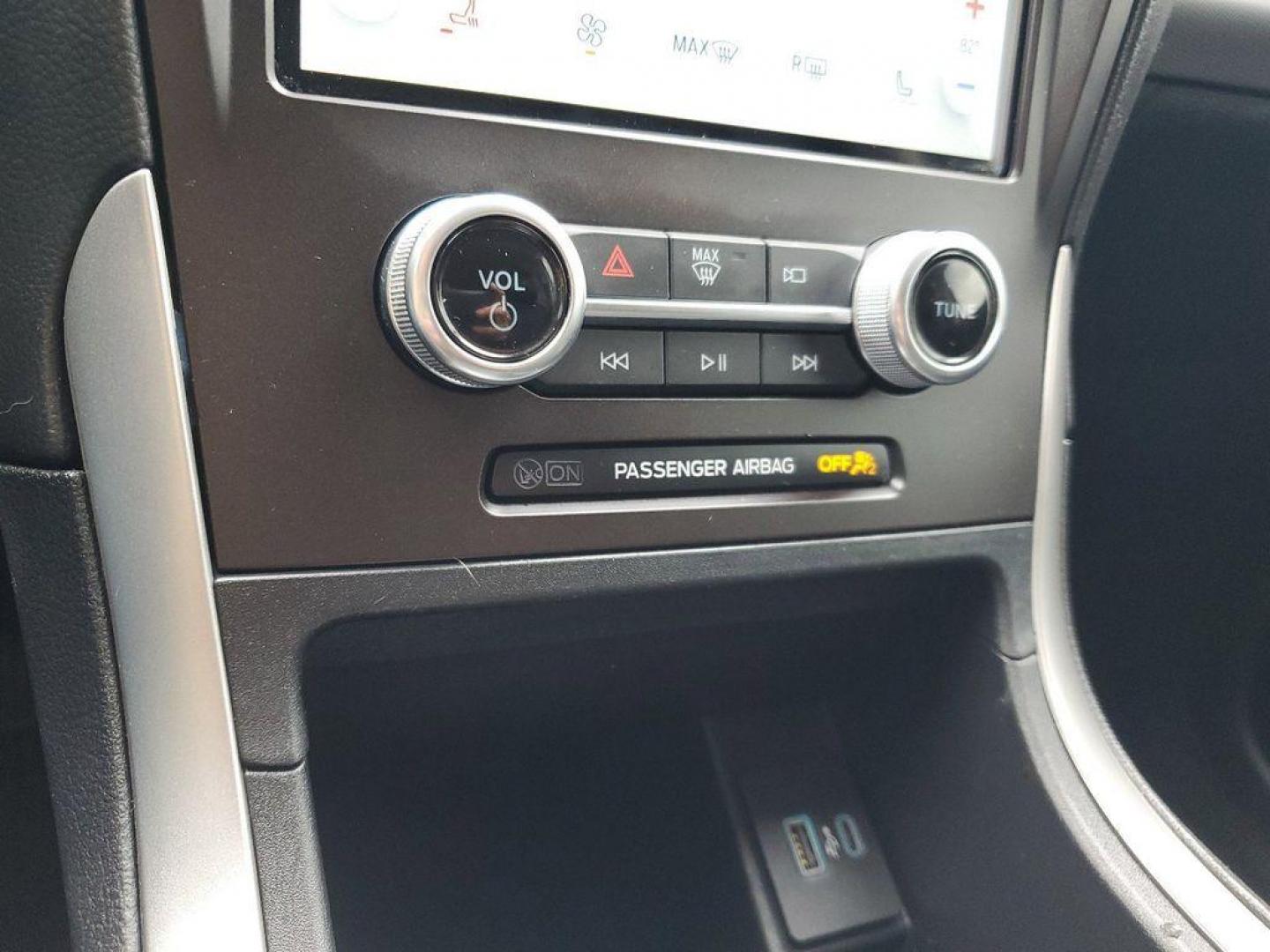 2022 Oxford White /Ebony Ford Edge SEL AWD (2FMPK4J90NB) with an 2.0L L4 DOHC 16V engine, 6A transmission, located at 234 Columbia Ave, Battle Creek, MI, 49015, (269) 222-0088, 42.298264, -85.192543 - Equipment Group 201A: 18" Sparkle Silver-Painted Aluminum Wheels; 3.80 Axle Ratio; ActiveX Seating Material Heated Bucket Seats; 8-Speed Automatic Transmission with SelectShift; Twin-Scroll 2.0L EcoBoost Engine; 245/60R18 AS BSW Tires; TBD GVWR; AM/FM Stereo/MP3 Capable Radio Mini Spare Wheel LED Da - Photo#20