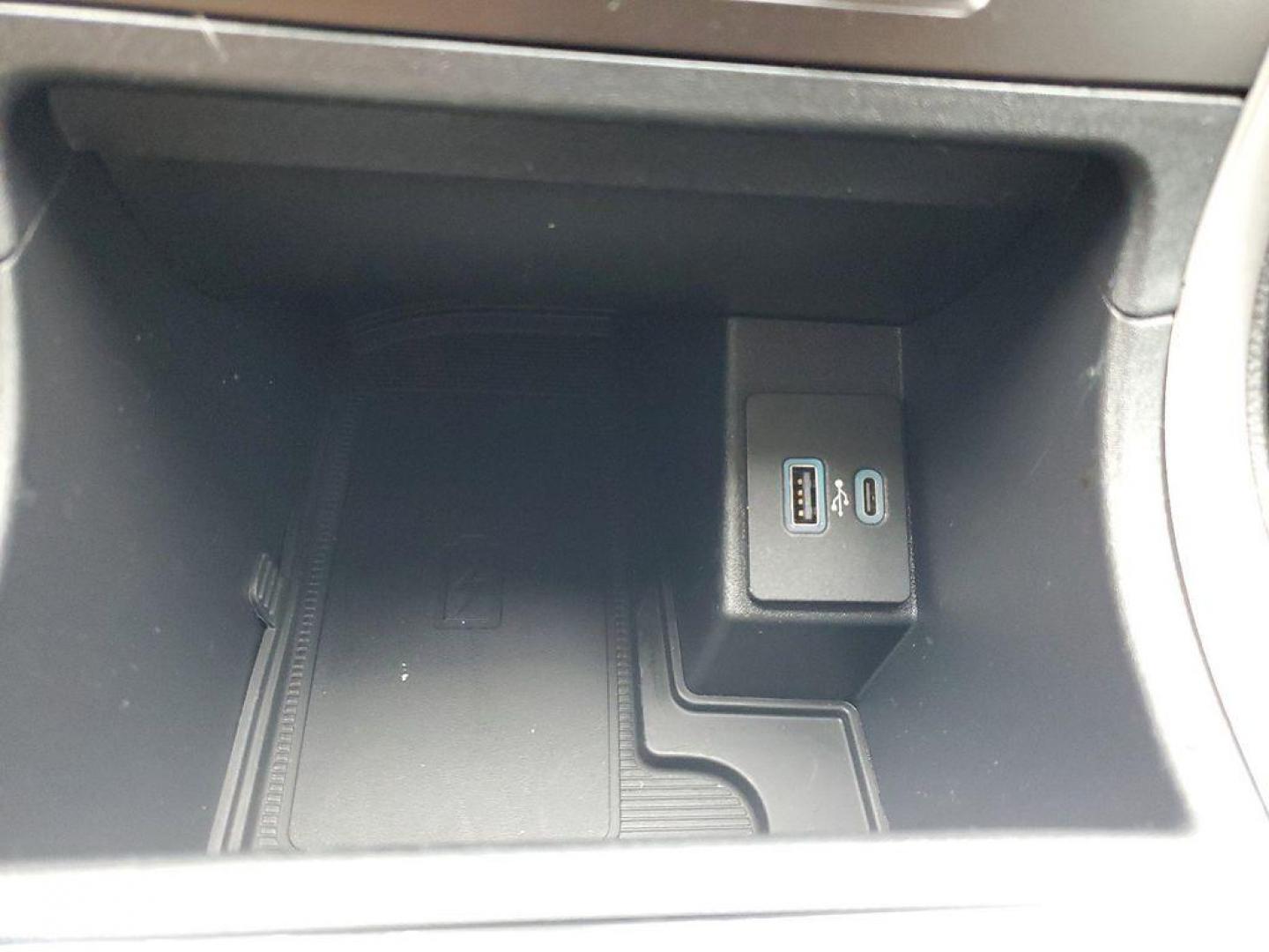 2022 Oxford White /Ebony Ford Edge SEL AWD (2FMPK4J90NB) with an 2.0L L4 DOHC 16V engine, 6A transmission, located at 234 Columbia Ave, Battle Creek, MI, 49015, (269) 222-0088, 42.298264, -85.192543 - Equipment Group 201A: 18" Sparkle Silver-Painted Aluminum Wheels; 3.80 Axle Ratio; ActiveX Seating Material Heated Bucket Seats; 8-Speed Automatic Transmission with SelectShift; Twin-Scroll 2.0L EcoBoost Engine; 245/60R18 AS BSW Tires; TBD GVWR; AM/FM Stereo/MP3 Capable Radio Mini Spare Wheel LED Da - Photo#21