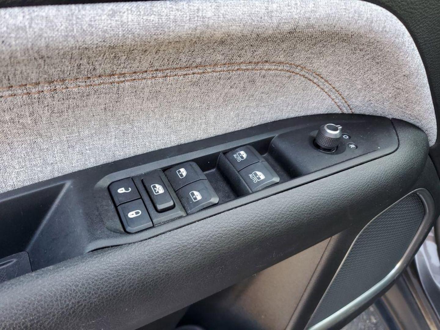 2022 Granite Crystal Metallic Clearcoat /BLACK Jeep Compass High Altitude 4WD (3C4NJDFBXNT) with an 2.4L L4 DOHC 16V engine, 6M transmission, located at 6064 Gull Rd, Kalamazoo, MI, 49048, (269) 222-0088, 42.328388, -85.512924 - Discover the perfect blend of style, performance, and modern technology with this exceptional 2022 Jeep Compass Latitude Lux. Designed for both adventure and everyday driving, this versatile SUV is equipped with a robust 4WD system and a 4-cylinder, 2.4L engine, ensuring a smooth and responsive ride - Photo#13