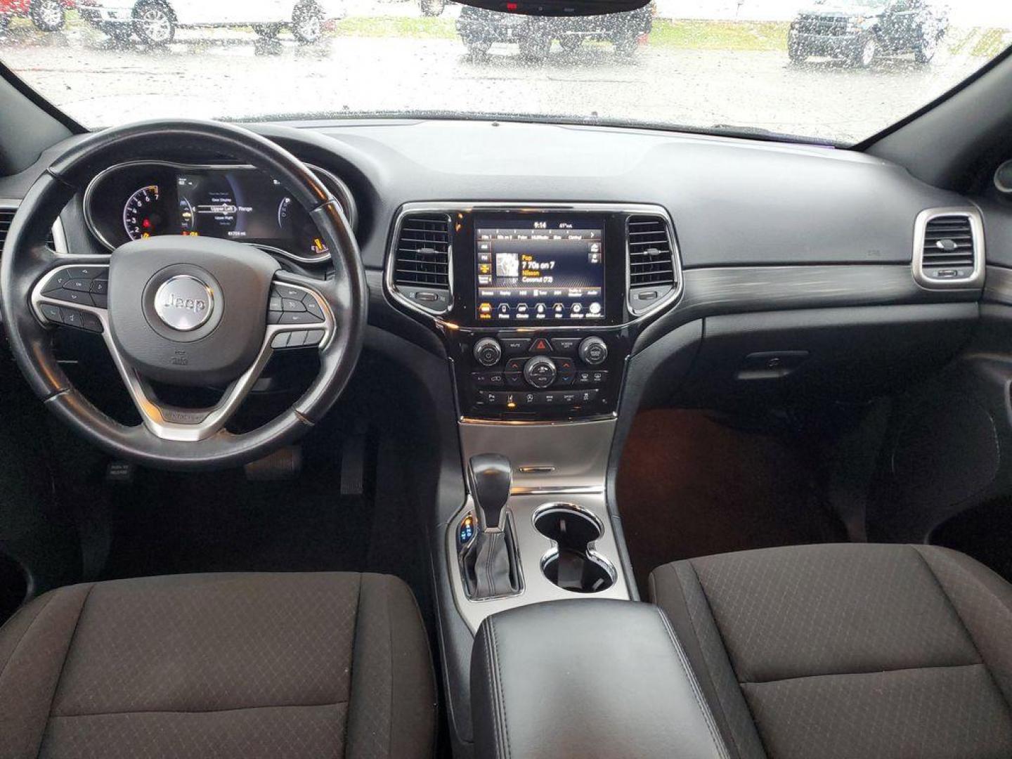 2022 BLACK /GREY Jeep Grand Cherokee Laredo E 4WD (1C4RJFAG7NC) with an 3.6L V6 DOHC 24V engine, 8A transmission, located at 6064 Gull Rd, Kalamazoo, MI, 49048, (269) 222-0088, 42.328388, -85.512924 - Experience adventure like never before with this stunning 2022 Jeep Grand Cherokee WK Laredo! Engineered for those who crave the thrill of the road while demanding top-notch reliability, this SUV is your ticket to unparalleled journeys. Equipped with a robust 4WD system and a powerful V6, 3.6L engin - Photo#9