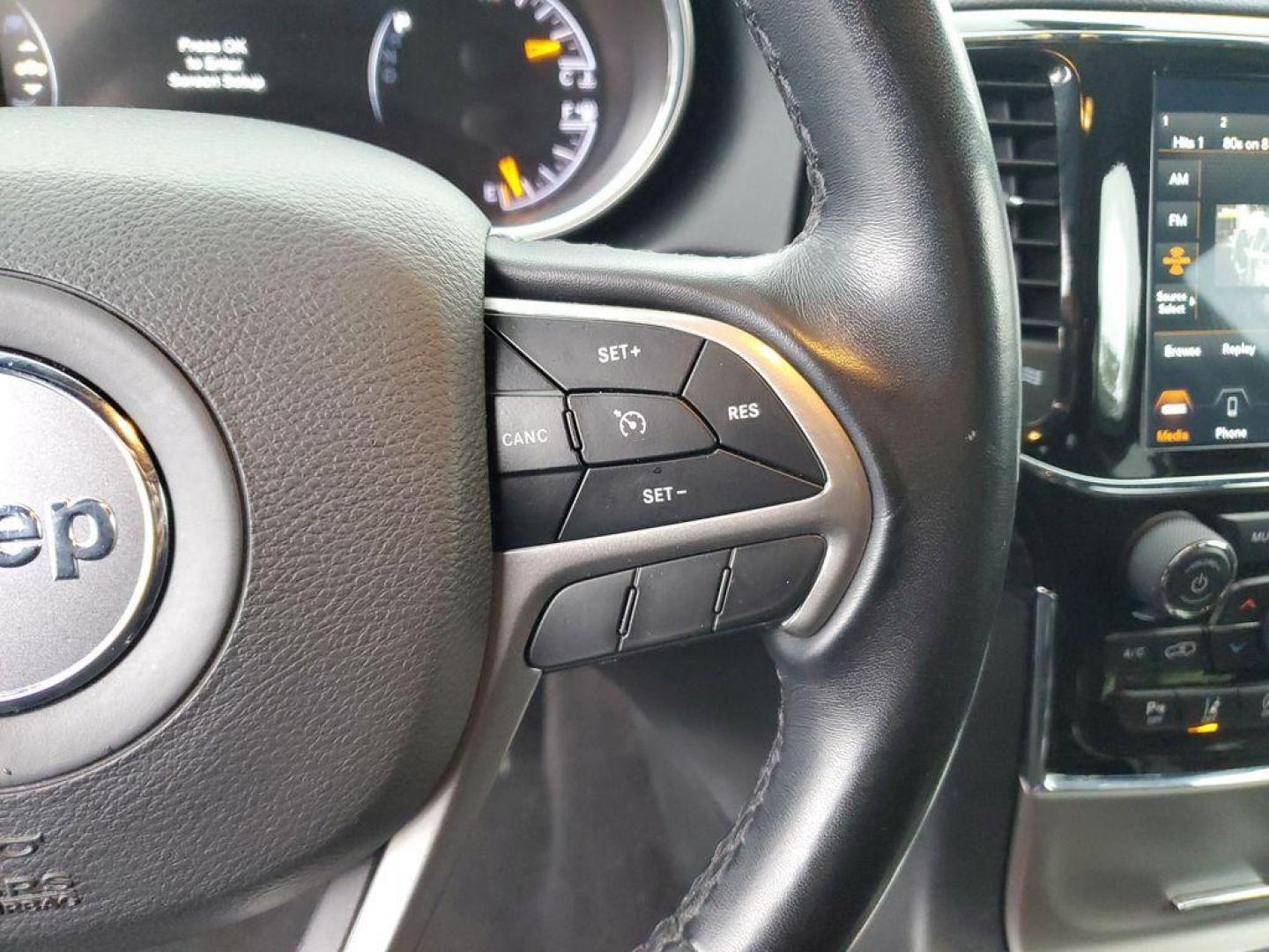 2022 BLACK /GREY Jeep Grand Cherokee Laredo E 4WD (1C4RJFAG7NC) with an 3.6L V6 DOHC 24V engine, 8A transmission, located at 6064 Gull Rd, Kalamazoo, MI, 49048, (269) 222-0088, 42.328388, -85.512924 - Experience adventure like never before with this stunning 2022 Jeep Grand Cherokee WK Laredo! Engineered for those who crave the thrill of the road while demanding top-notch reliability, this SUV is your ticket to unparalleled journeys. Equipped with a robust 4WD system and a powerful V6, 3.6L engin - Photo#17