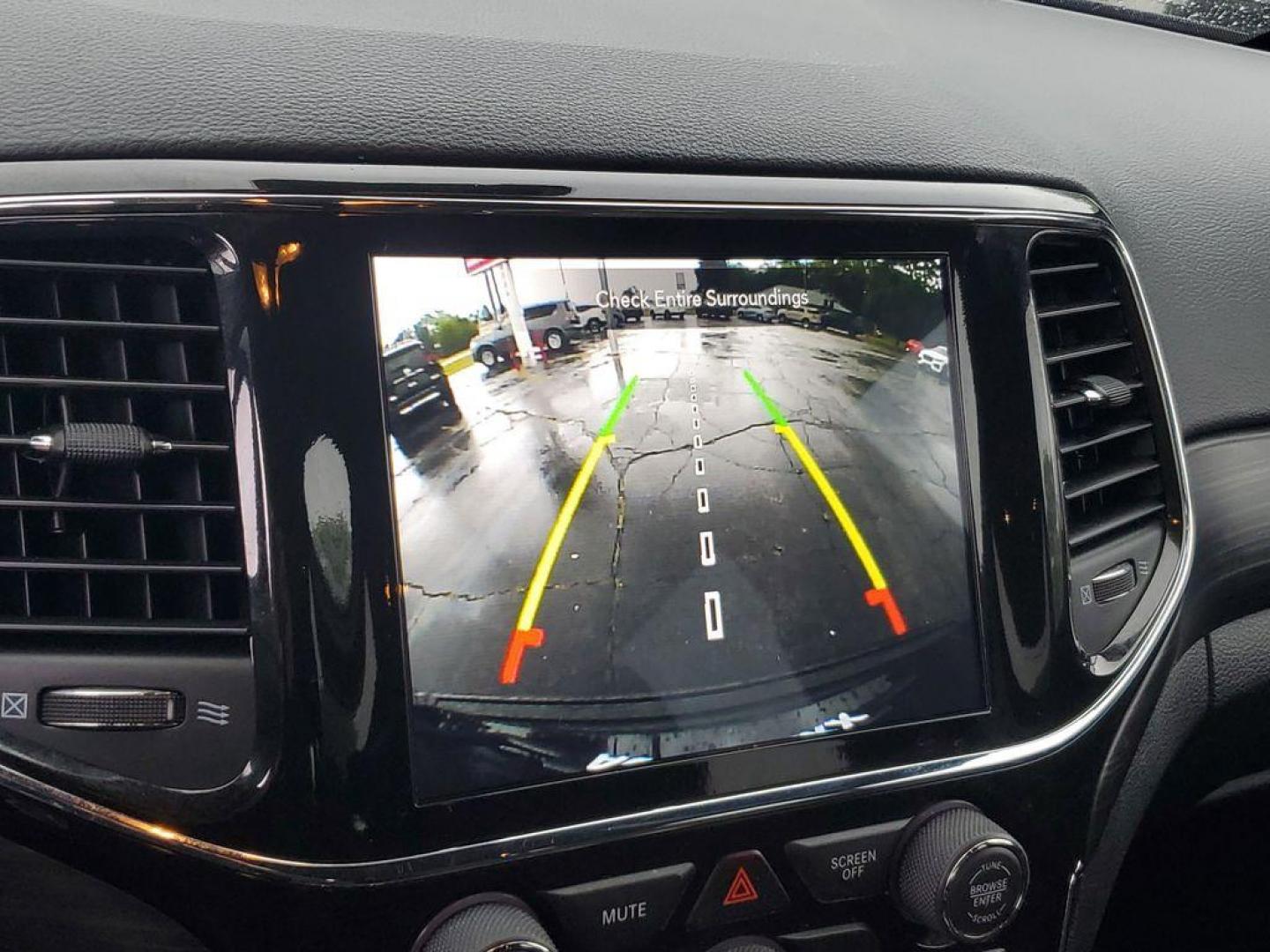 2022 BLACK /GREY Jeep Grand Cherokee Laredo E 4WD (1C4RJFAG7NC) with an 3.6L V6 DOHC 24V engine, 8A transmission, located at 6064 Gull Rd, Kalamazoo, MI, 49048, (269) 222-0088, 42.328388, -85.512924 - Experience adventure like never before with this stunning 2022 Jeep Grand Cherokee WK Laredo! Engineered for those who crave the thrill of the road while demanding top-notch reliability, this SUV is your ticket to unparalleled journeys. Equipped with a robust 4WD system and a powerful V6, 3.6L engin - Photo#20