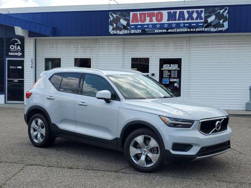 2022 Volvo XC40 T4 Momentum