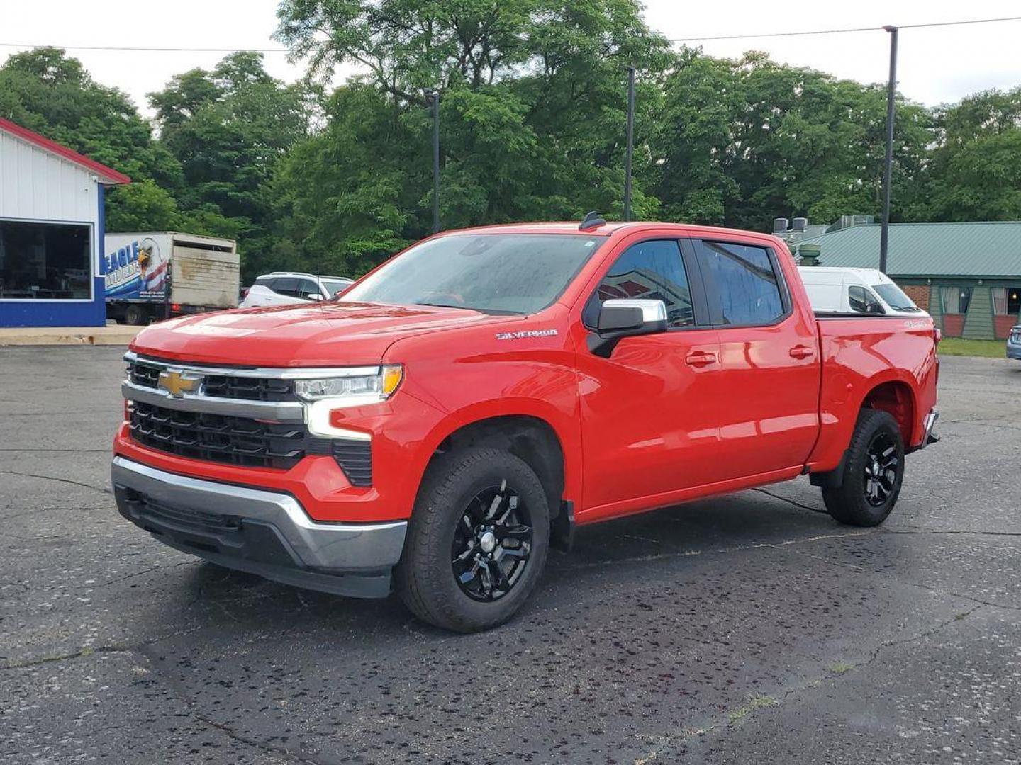 2024 Red Hot /Jet Black Chevrolet Silverado 1500 LT-L Crew Cab 4WD (3GCPDKEK8RG) with an 2.7L L4 DOHC 16V TURBO engine, 6A transmission, located at 6064 Gull Rd, Kalamazoo, MI, 49048, (269) 222-0088, 42.328388, -85.512924 - Introducing the 2024 Chevrolet Silverado 1500 LT-L, a robust and reliable powerhouse ready to tackle any adventure you throw its way! With only 40,717 miles, this rugged yet refined truck is primed for many more thrilling journeys. Equipped with a 4WD system, the Chevrolet Silverado ensures optimal - Photo#1