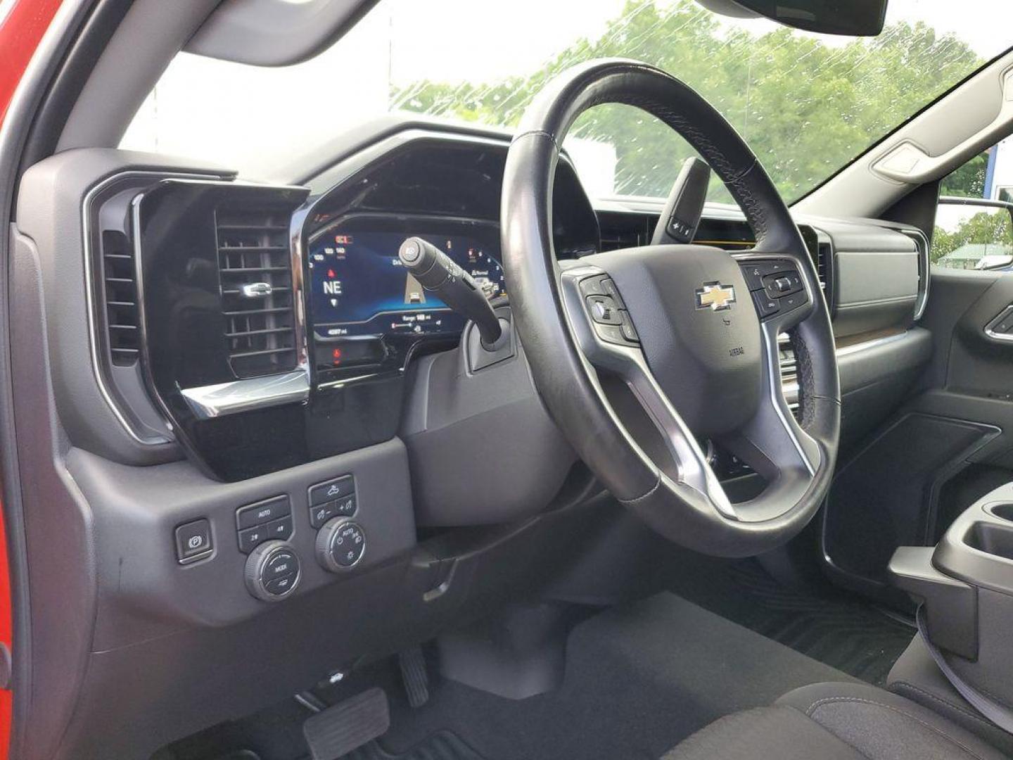 2024 Red Hot /Jet Black Chevrolet Silverado 1500 LT-L Crew Cab 4WD (3GCPDKEK8RG) with an 2.7L L4 DOHC 16V TURBO engine, 6A transmission, located at 6064 Gull Rd, Kalamazoo, MI, 49048, (269) 222-0088, 42.328388, -85.512924 - Introducing the 2024 Chevrolet Silverado 1500 LT-L, a robust and reliable powerhouse ready to tackle any adventure you throw its way! With only 40,717 miles, this rugged yet refined truck is primed for many more thrilling journeys. Equipped with a 4WD system, the Chevrolet Silverado ensures optimal - Photo#14
